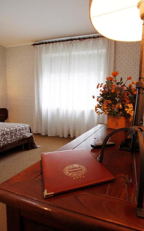 Hotel Antares Arona Exterior photo